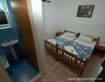 Δωμάτια και διαμερίσματα Rabbit - Budva, , ενοικιαζόμενα δωμάτια στο μέρος Budva, Montenegro - Soba br.11